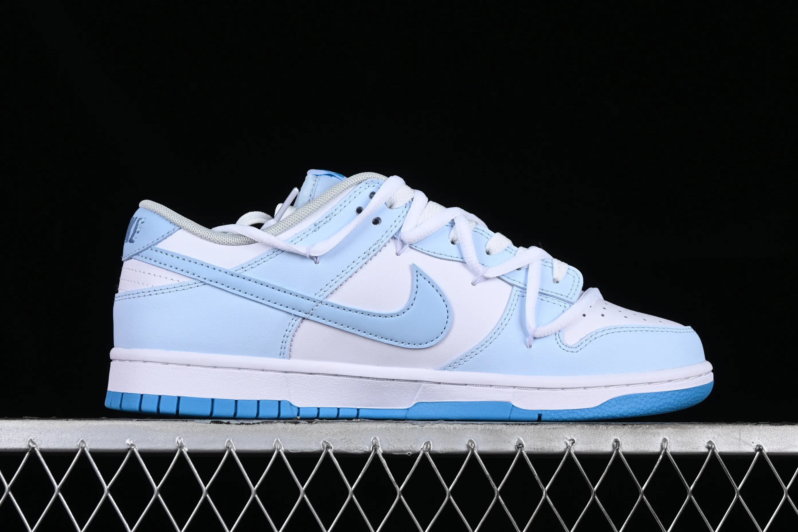 All categories Nk SB Dunk series Nk SB Dunk Low low-top sneakers Nk Dunk Low "BIGNIU" Renaissance self-portrait deconstruction hand-painted spray painting SB strap low-top casual sneakers DV0831-001